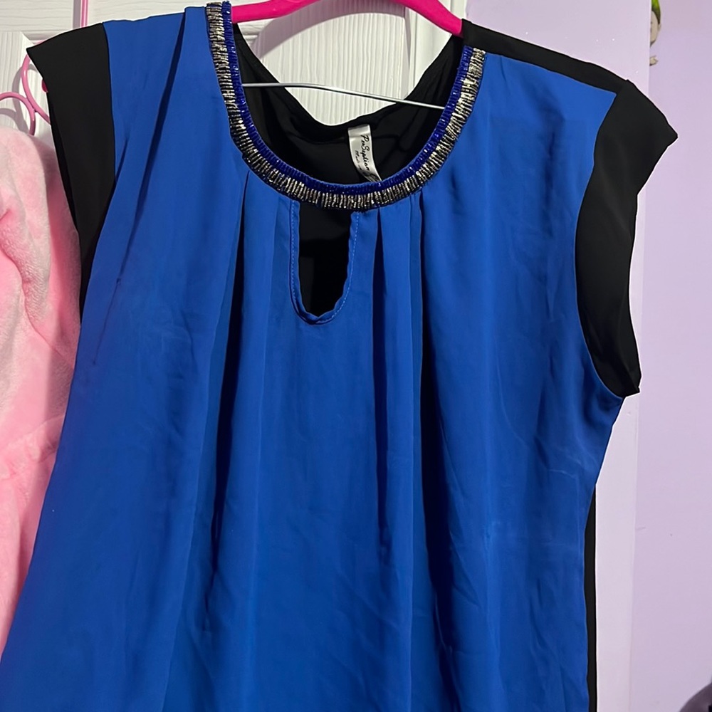 XL ladies dressy business top.